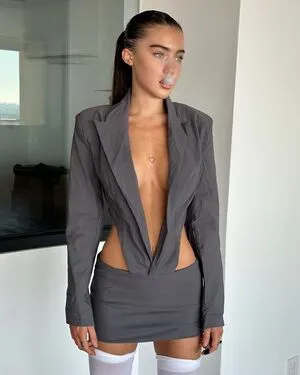 Claudia Valentina OnlyFans Leaked Free Thumbnail Picture - #W1Q9mfXKTm