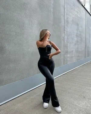 Claudiaisabella OnlyFans Leaked Free Thumbnail Picture - #ej9B7Wm3kZ