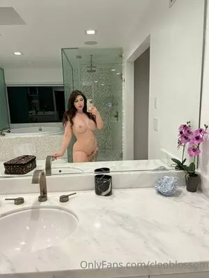 cleoblossom OnlyFans Leaked Free Thumbnail Picture - #6yu7gkwRQu