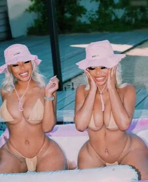 Clermonttwins OnlyFans Leaked Free Thumbnail Picture - #BxY7etbyeG
