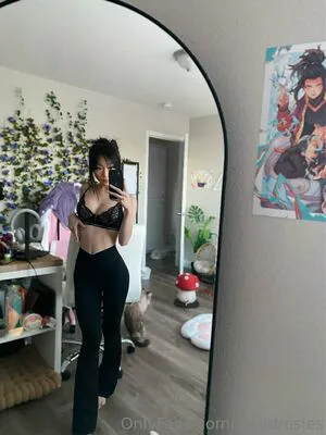 Cloudrosies OnlyFans Leaked Free Thumbnail Picture - #G2b4mE1LMq