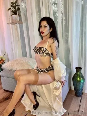 Clubevelynclaire OnlyFans Leaked Free Thumbnail Picture - #1m92EeOhX2
