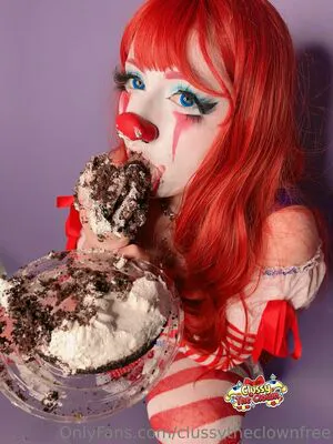 Clussytheclownfree OnlyFans Leaked Free Thumbnail Picture - #B2yze7HBq4