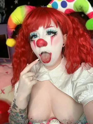 Clussytheclownfree OnlyFans Leaked Free Thumbnail Picture - #hpXZj0mn35