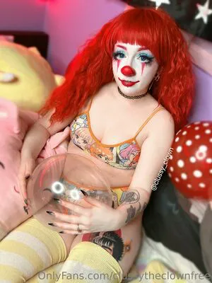 Clussytheclownfree OnlyFans Leaked Free Thumbnail Picture - #q8g0vm7I2W