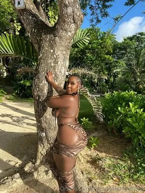 Cocodethickfreee OnlyFans Leaked Free Thumbnail Picture - #x8oLo2DJrl