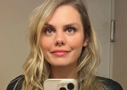 Coeur De Pirate OnlyFans Leaked Free Thumbnail Picture - #Bw4mgxKg1x