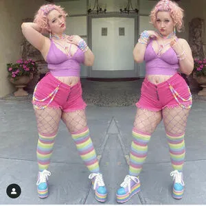Cokebottle Thunderthighs OnlyFans Leaked Free Thumbnail Picture - #gtDD3AKdEd