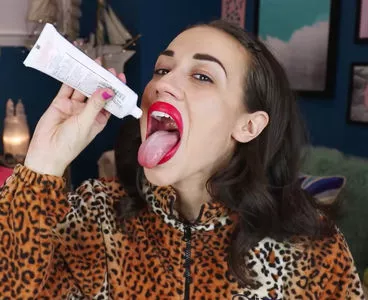 Colleen Ballinger OnlyFans Leaked Free Thumbnail Picture - #xtmT9CQqfe