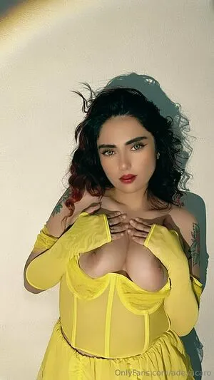 Comelycaro OnlyFans Leaked Free Thumbnail Picture - #IAnAYESo7Q