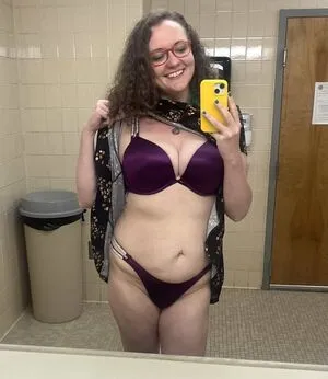 Comfy Karen OnlyFans Leaked Free Thumbnail Picture - #5hkotumnII