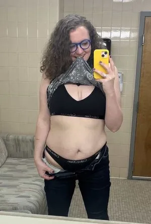 Comfy Karen OnlyFans Leaked Free Thumbnail Picture - #OfDuCFMduy