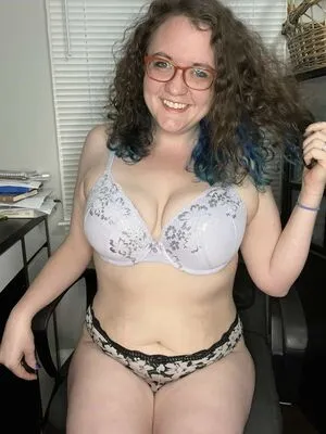 Comfy Karen OnlyFans Leaked Free Thumbnail Picture - #o1HW39A3fx