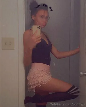 Comfycutie OnlyFans Leaked Free Thumbnail Picture - #FF2c9yJy7l
