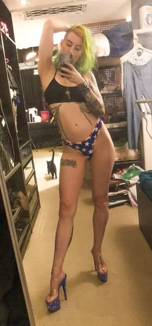 Comicbookgirl19 OnlyFans Leaked Free Thumbnail Picture - #2pNThegwIn