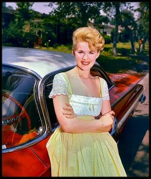 Connie Stevens OnlyFans Leaked Free Thumbnail Picture - #EDCSAqjAZZ