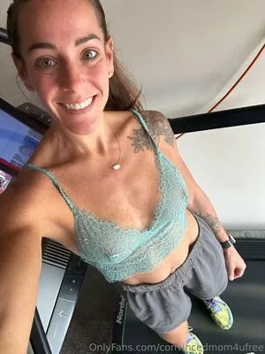 Convincedmom4ufree OnlyFans Leaked Free Thumbnail Picture - #Ez1WnFViRs