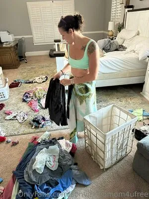 Convincedmom4ufree OnlyFans Leaked Free Thumbnail Picture - #HjR19g0AP8