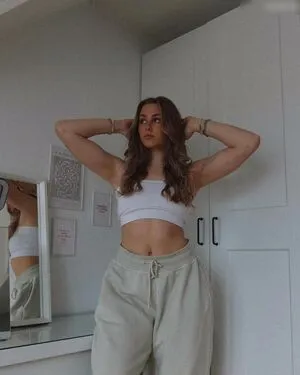 Cora Niemeyer OnlyFans Leaked Free Thumbnail Picture - #amljz4sbqd