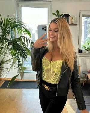 Coralbrekkan OnlyFans Leaked Free Thumbnail Picture - #4dyCaMuIb3