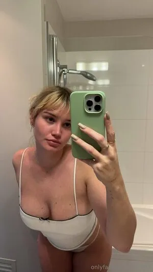Corinna OnlyFans Leaked Free Thumbnail Picture - #GGirzWm035