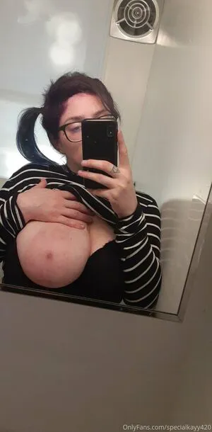Cosmickayla OnlyFans Leaked Free Thumbnail Picture - #qxMH448l0f