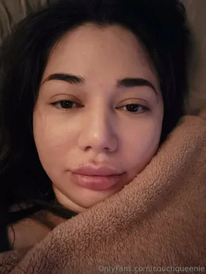 Couchqueenie OnlyFans Leaked Free Thumbnail Picture - #EIBLihFuag