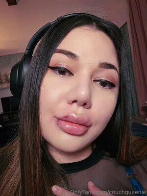 Couchqueenie OnlyFans Leaked Free Thumbnail Picture - #Gvxqs2mnze