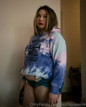 Couchqueenie OnlyFans Leaked Free Thumbnail Picture - #IEdyK9Oene