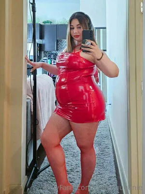 Couchqueenie OnlyFans Leaked Free Thumbnail Picture - #IgzjY3LqDz