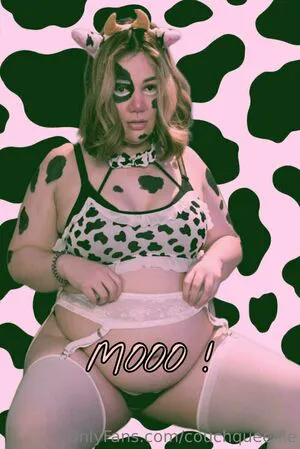 Couchqueenie OnlyFans Leaked Free Thumbnail Picture - #pF412u4PCe