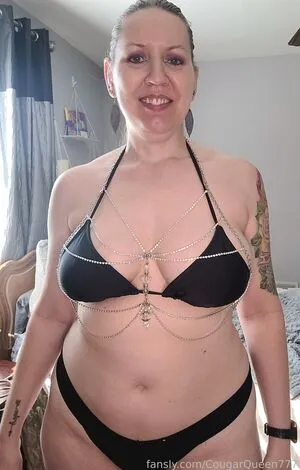 Cougarqueen777 OnlyFans Leaked Free Thumbnail Picture - #Ai1FDhHD00