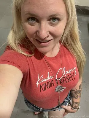 Country Cock Queen OnlyFans Leaked Free Thumbnail Picture - #OXlnthbwRA