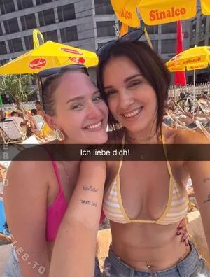 Coupleontour OnlyFans Leaked Free Thumbnail Picture - #G7exaJTcud