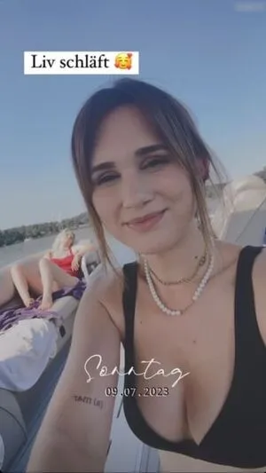 Coupleontour OnlyFans Leaked Free Thumbnail Picture - #hW00F6c0U0