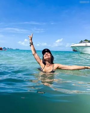Coupleontour OnlyFans Leaked Free Thumbnail Picture - #xKmMEz7crn