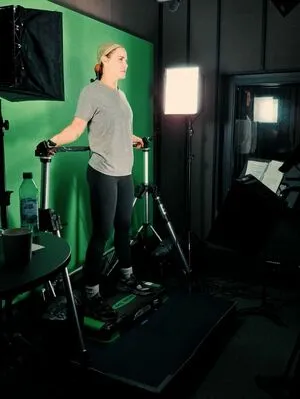 Courtney Hope OnlyFans Leaked Free Thumbnail Picture - #0l08G9DBwm