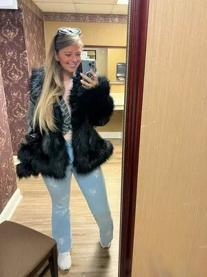 Courtney Knill OnlyFans Leaked Free Thumbnail Picture - #DZ3LK8uy1n