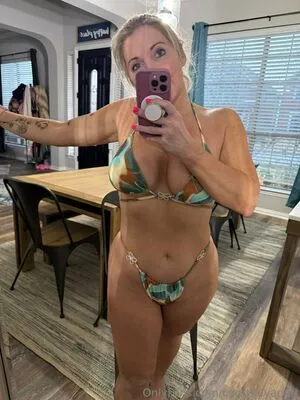Courtneyanntt OnlyFans Leaked Free Thumbnail Picture - #7f3DARrT8m