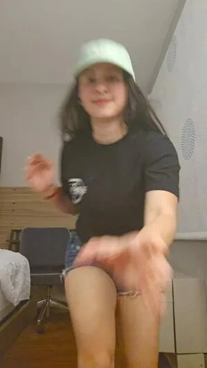 Cremilind Saraith OnlyFans Leaked Free Thumbnail Picture - #SVWg1QxKNS