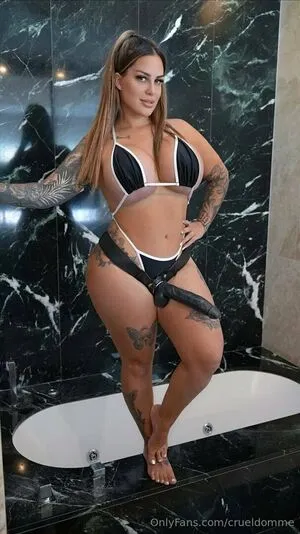 Crueldomme OnlyFans Leaked Free Thumbnail Picture - #TBGMezWGVs