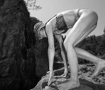 Crystal Reed OnlyFans Leaked Free Thumbnail Picture - #71ewQ2L7d4