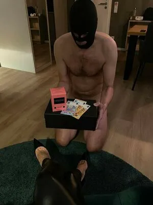 Cuckoldress Lina OnlyFans Leaked Free Thumbnail Picture - #Viy30g13g3