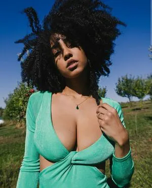 Curlswithv OnlyFans Leaked Free Thumbnail Picture - #pdTZqS6m84