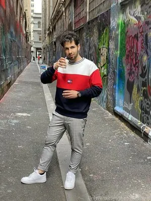 Curly Brown Hairdude OnlyFans Leaked Free Thumbnail Picture - #ntYn8jgska