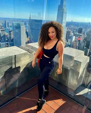 Curly Quennn OnlyFans Leaked Free Thumbnail Picture - #OyXSrPig2C