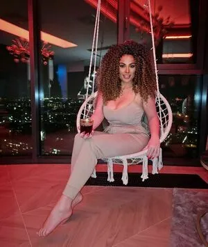Curly Quennn OnlyFans Leaked Free Thumbnail Picture - #SERQ7ABaOX