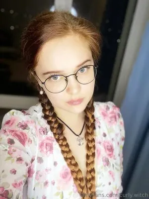 Curly Witch OnlyFans Leaked Free Thumbnail Picture - #teIUm4gL39