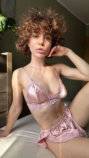 Curlywiktoria OnlyFans Leaked Free Thumbnail Picture - #4z4x8NVHp1