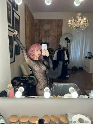 Curlywiktoria OnlyFans Leaked Free Thumbnail Picture - #8AfwDbERUu